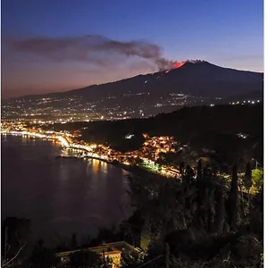 https://naxos-sicilian-luxury-apartment.sicilyhotelsitaly.net